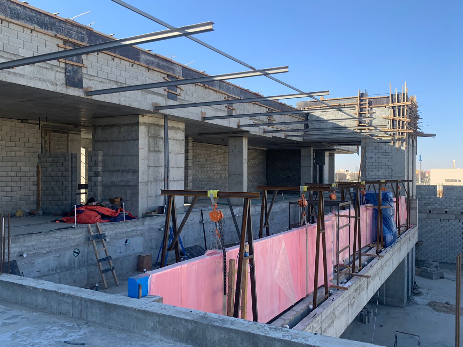 PMMA acrylic panel protection stage — protective film and cladding on panel after installation, before water fill
