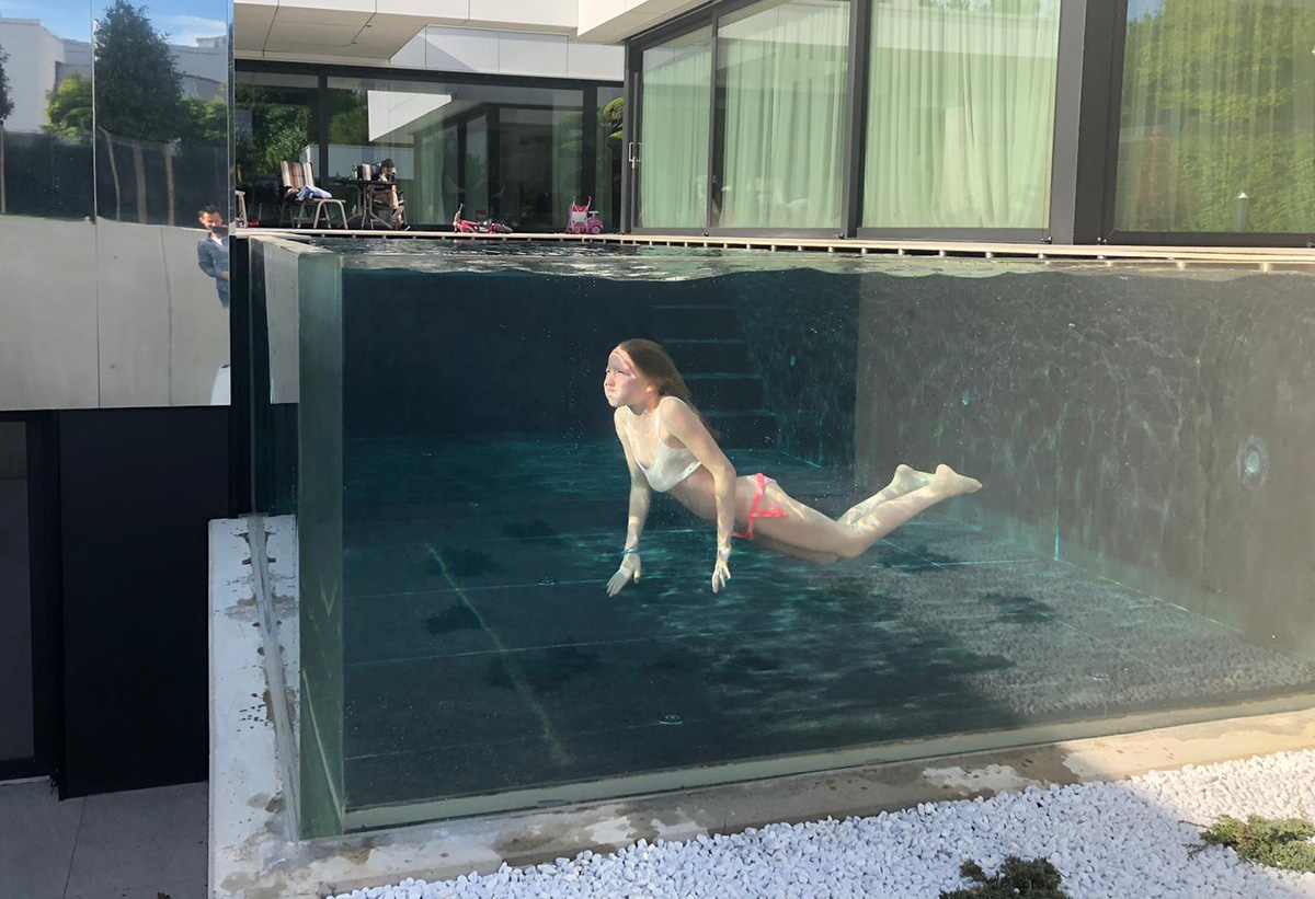 120mm corner acrylic pool window — private residence, Munich, Germany
