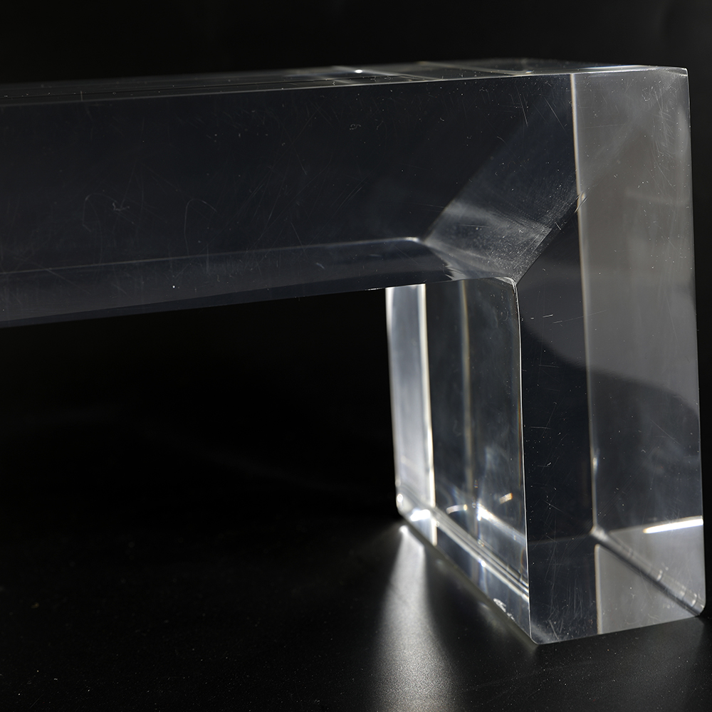 Thick cast PMMA acrylic panel polished optical surface — full transparency visible through 100mm+ section, no yellowing or distortion, cast PMMA optical grade finish for structural aquarium viewing panel